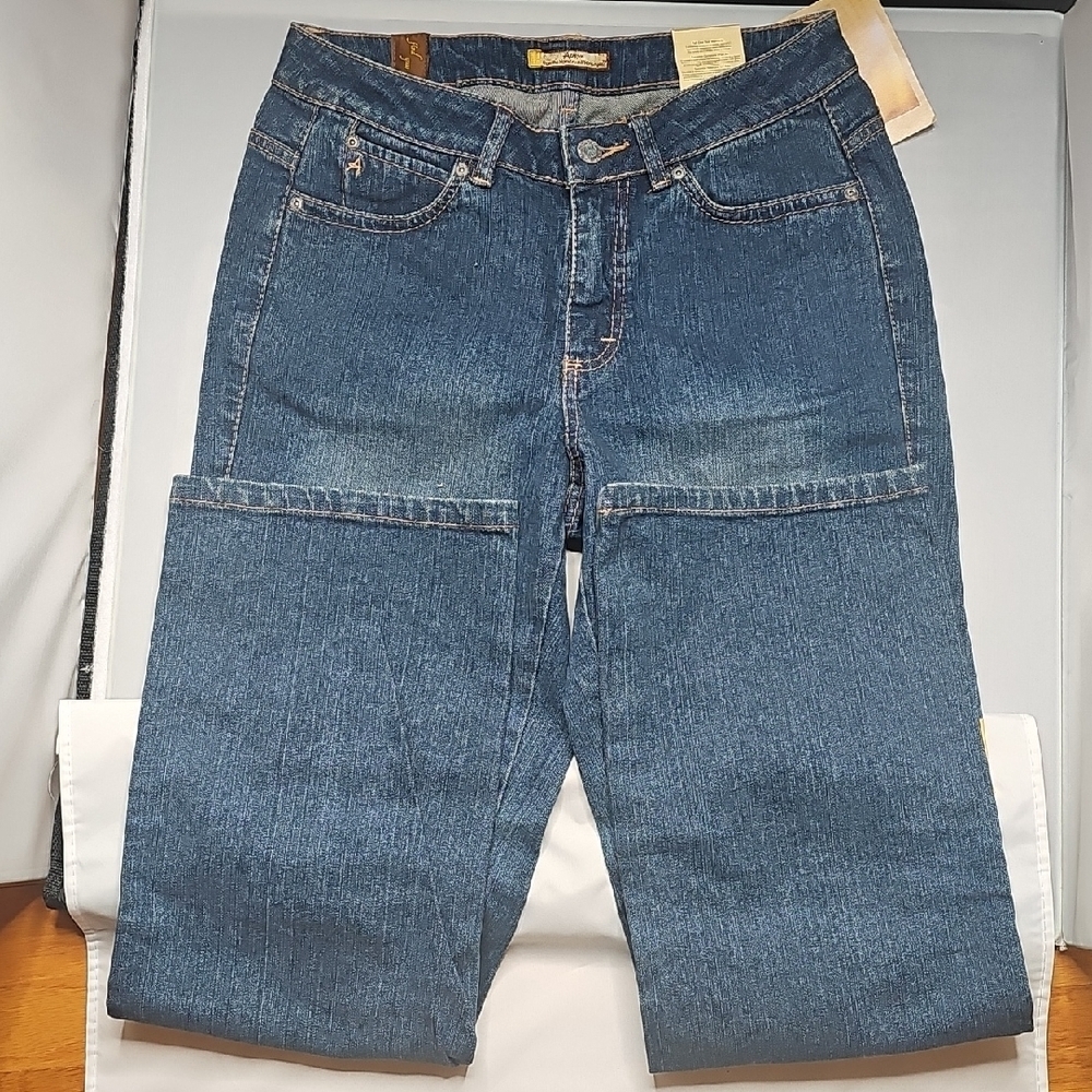 Wrangler Aura Jeans in Medium Blue Denim